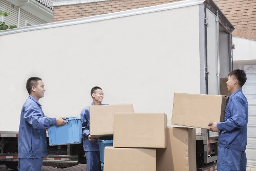 Stored goods under safe handling and liability conditions